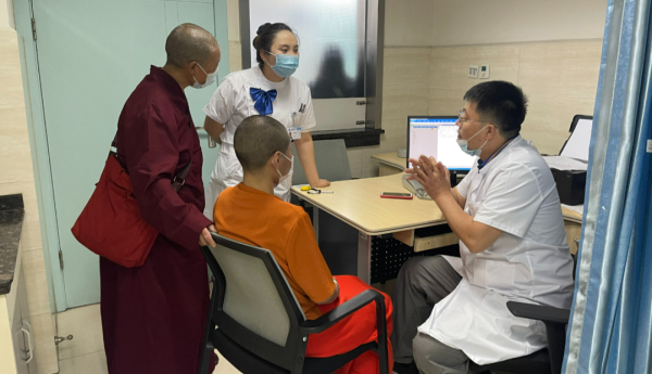 小卓瑪走下高原，千里就醫(yī) | 通用醫(yī)療三六三醫(yī)院的“藏漢情緣”(圖7)