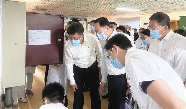 通用技術(shù)集團(tuán)董事長(zhǎng)、黨組書(shū)記于旭波一行調(diào)研通用醫(yī)療成都區(qū)域醫(yī)院(圖5)